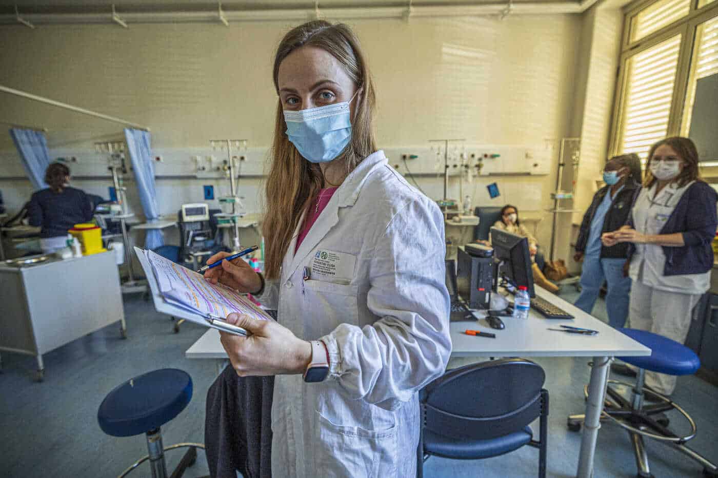 Elisa Fiorentini, 29 years old, is a doctor in a hosptal in Flirenze and says that from her training in Portugal in rheumatology she took a lot of things, one of them is knowing how to ask for