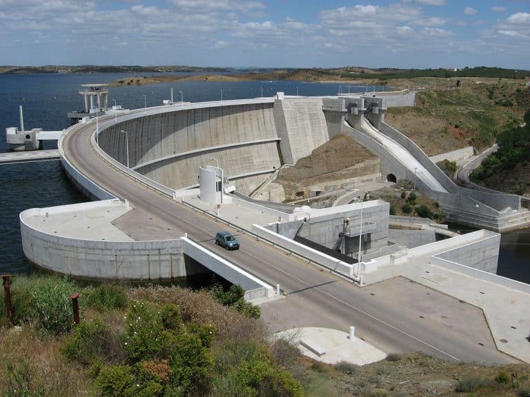 Alqueva will provide 30 million more cubic meters of water for irrigation due to drought Alqueva will provide 30 million more cubic meters of water for irrigation due to drought