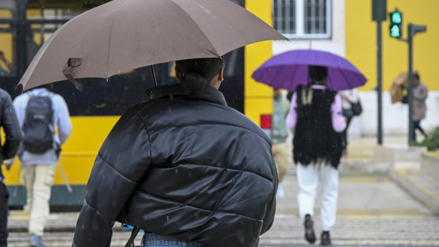 After a rainy weekend, a week of sunshine and "hot weather" is coming.