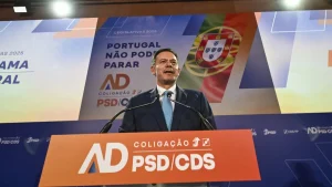 Montenegro promises a country without a deficit and challenges Pedro Nuno on IRS reduction.