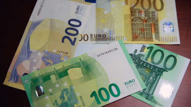 PS proposes minimum wage of €1,110 by 2029 and workweek reduction