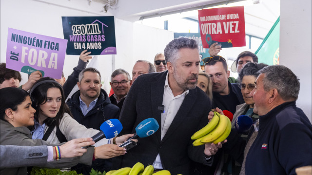 Pedro Nuno garante a PR que Governo PS será de diálogo e estabilidade