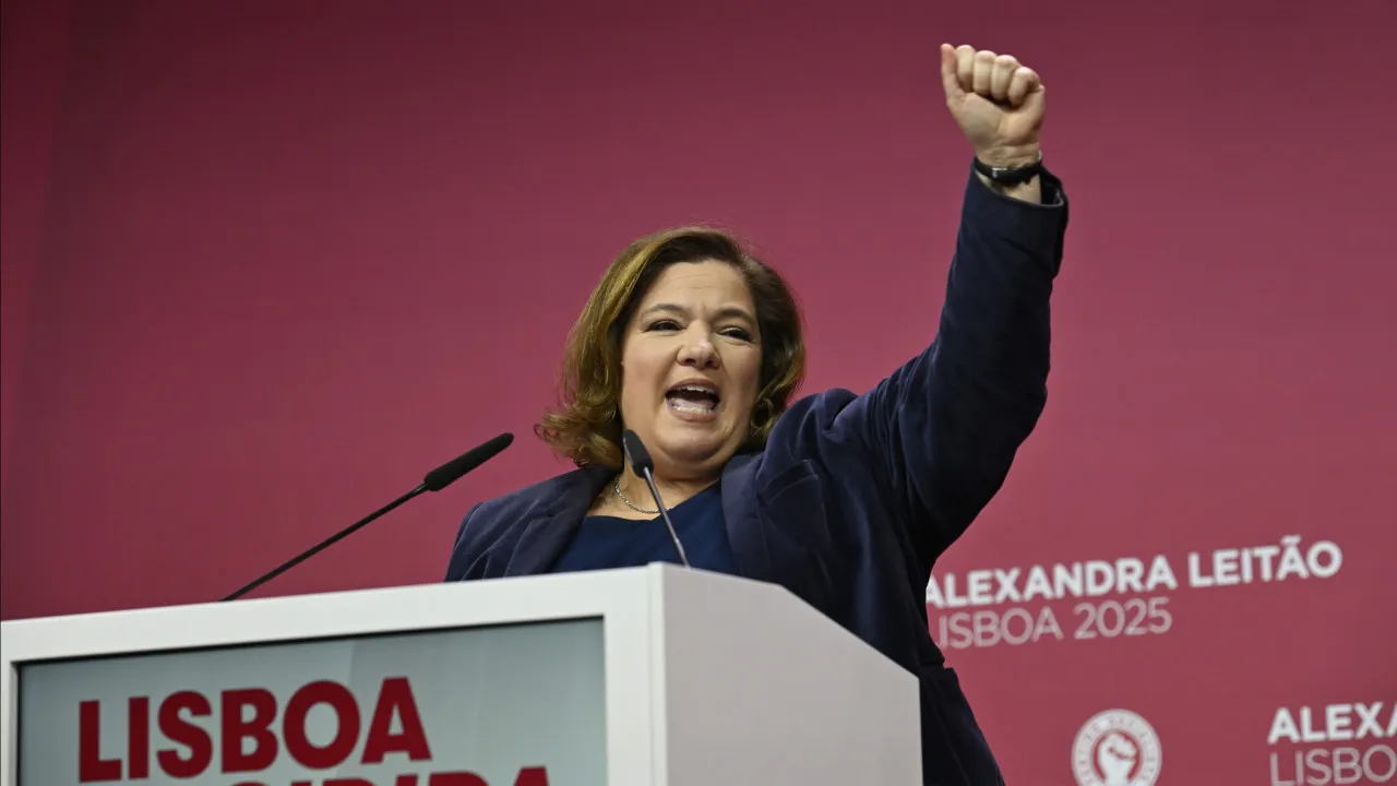 Alexandra Leitão wants free transport for everyone living in Lisbon.