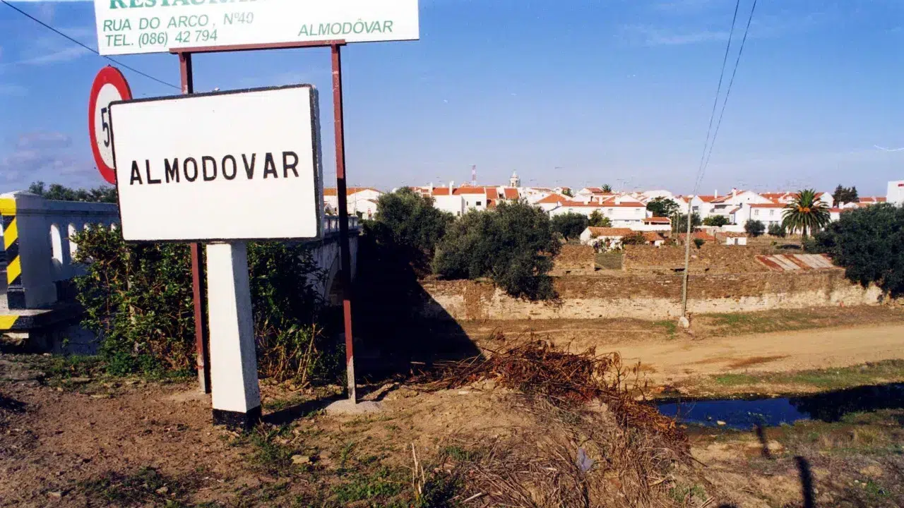Almodôvar Council illegally awards supplementary work contracts