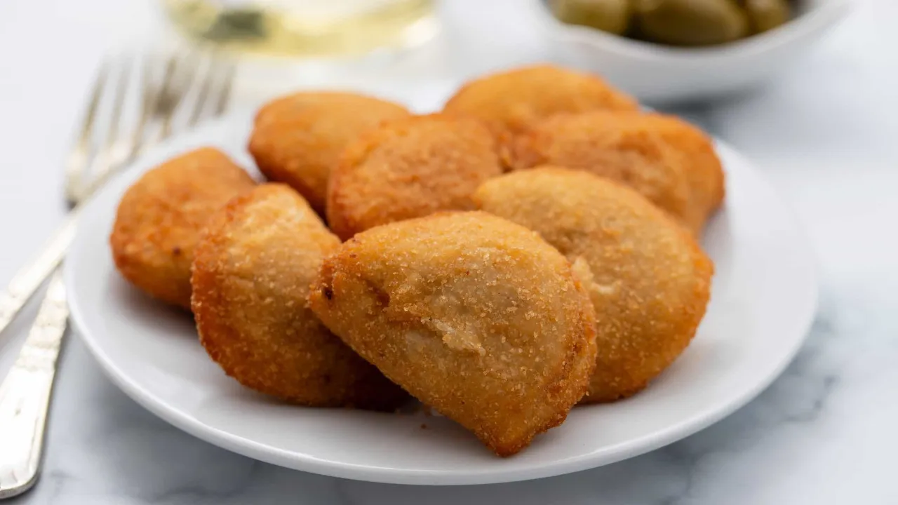 Almost half of the street food sold in Lisbon is of poor microbiological quality.