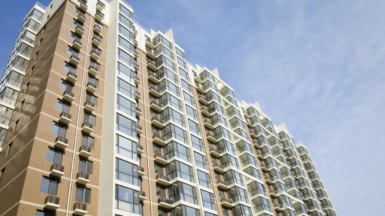 Building licensing starts in 2025 with "positive development"