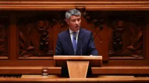 Carneiro: "We have to make PS the greatest political force in the country again"