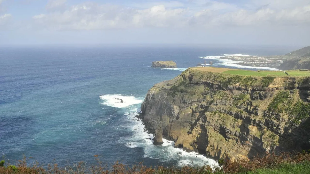 Earthquake of magnitude 4.4 on the Richter scale felt on the island of São Miguel