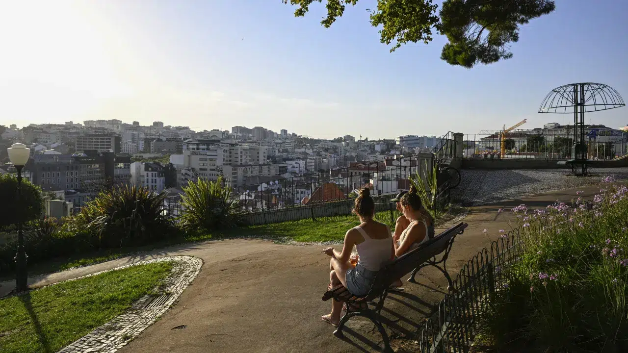 Here is the longest day in the Northern Hemisphere: Summer starts with mild weather
