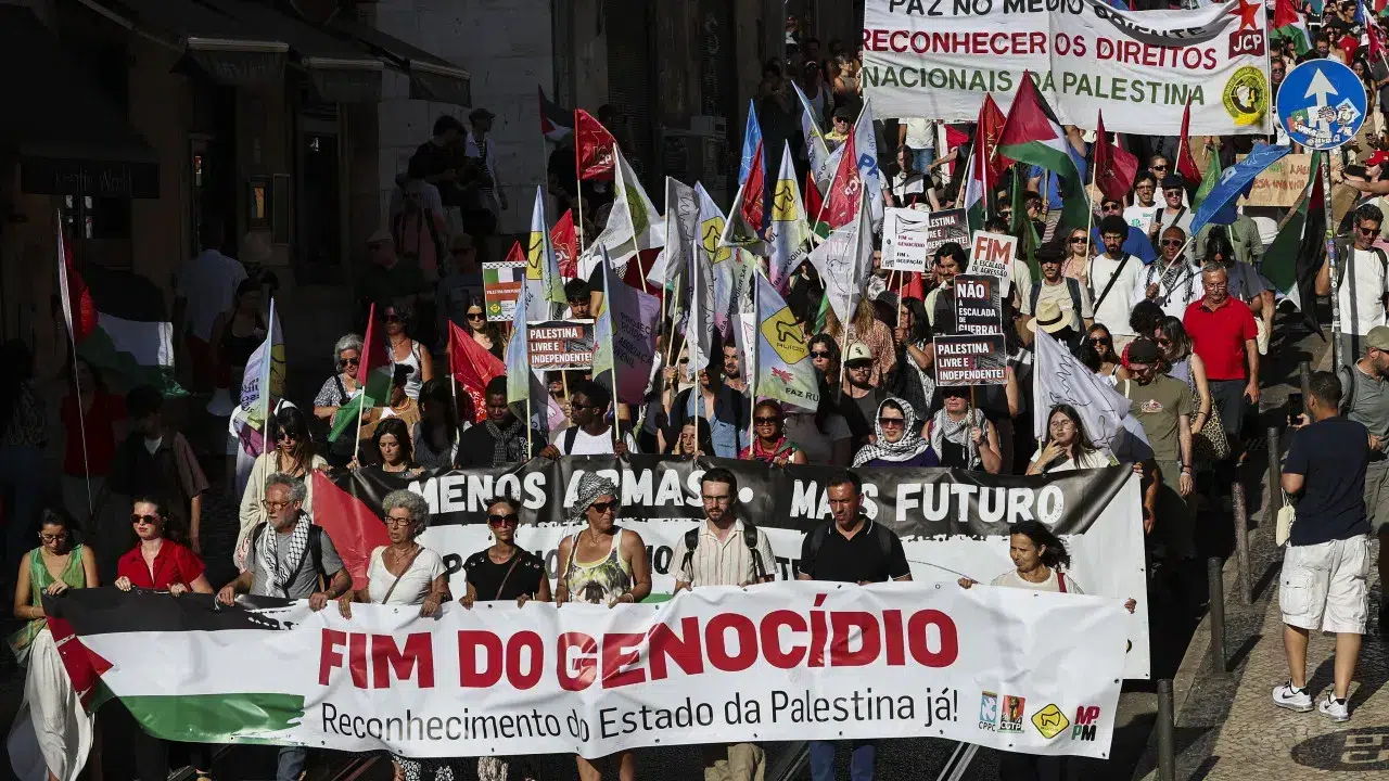 Hundreds demonstrate in Lisbon for the recognition of Palestine