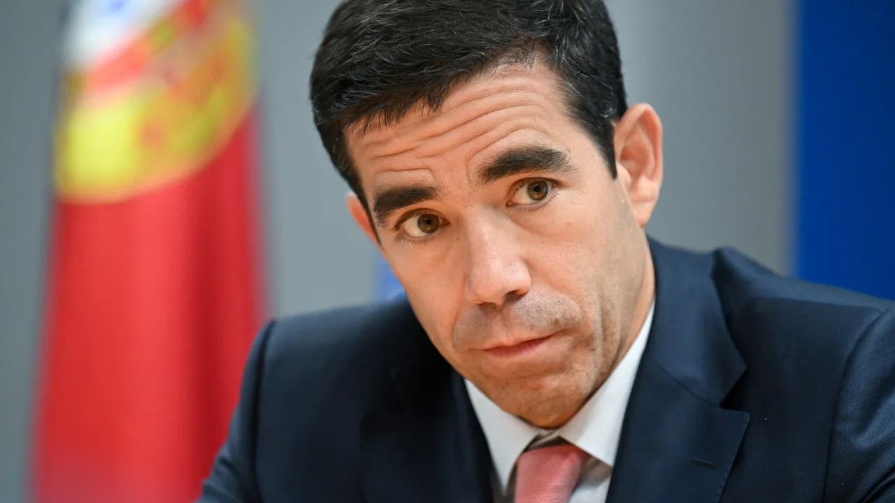 Immigrants? Leitão Amaro accuses politicians of promoting "fake news"