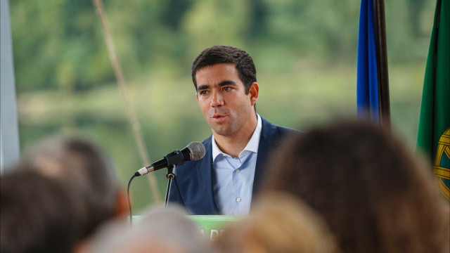 Immigration? Chega wants to "suspend" reunification. Government denies "thousands"