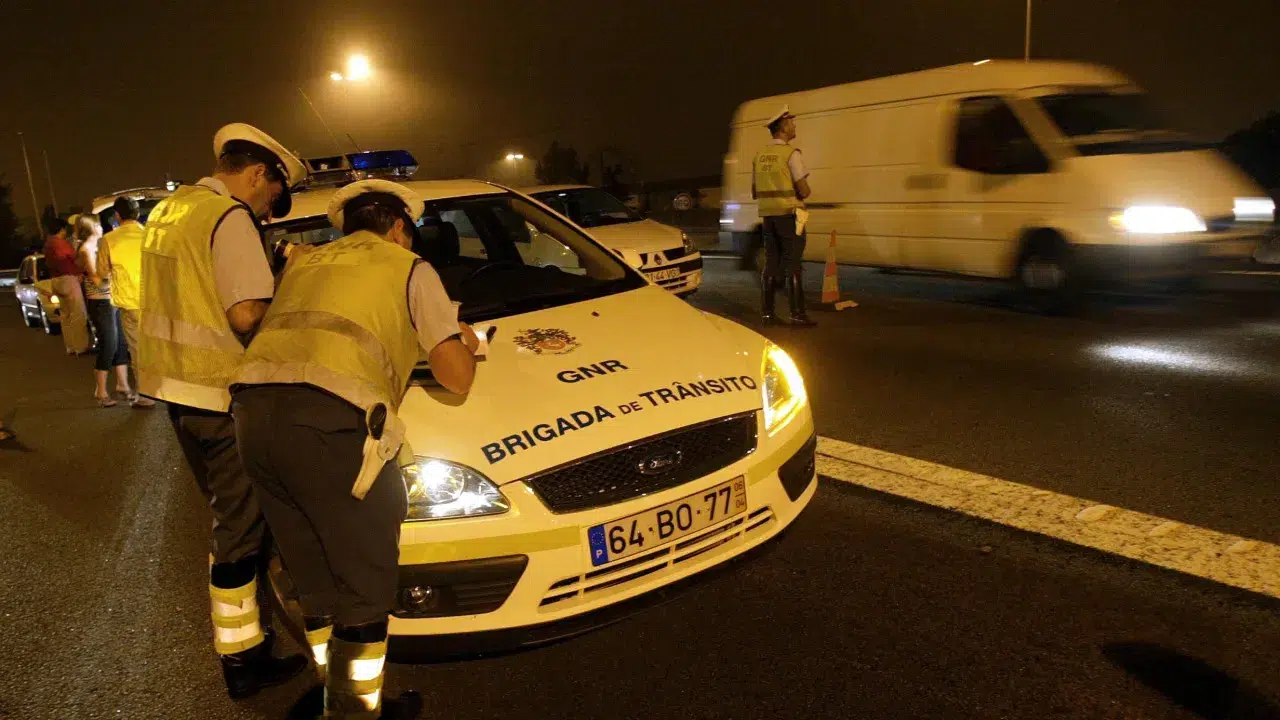 In the Lisbon region, GNR detained 50 drivers in 4 hours (47 for drunkenness)