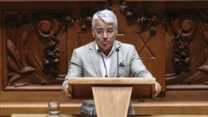 JPP gives the "benefit of the doubt" to the Government, but reminds autonomous regions