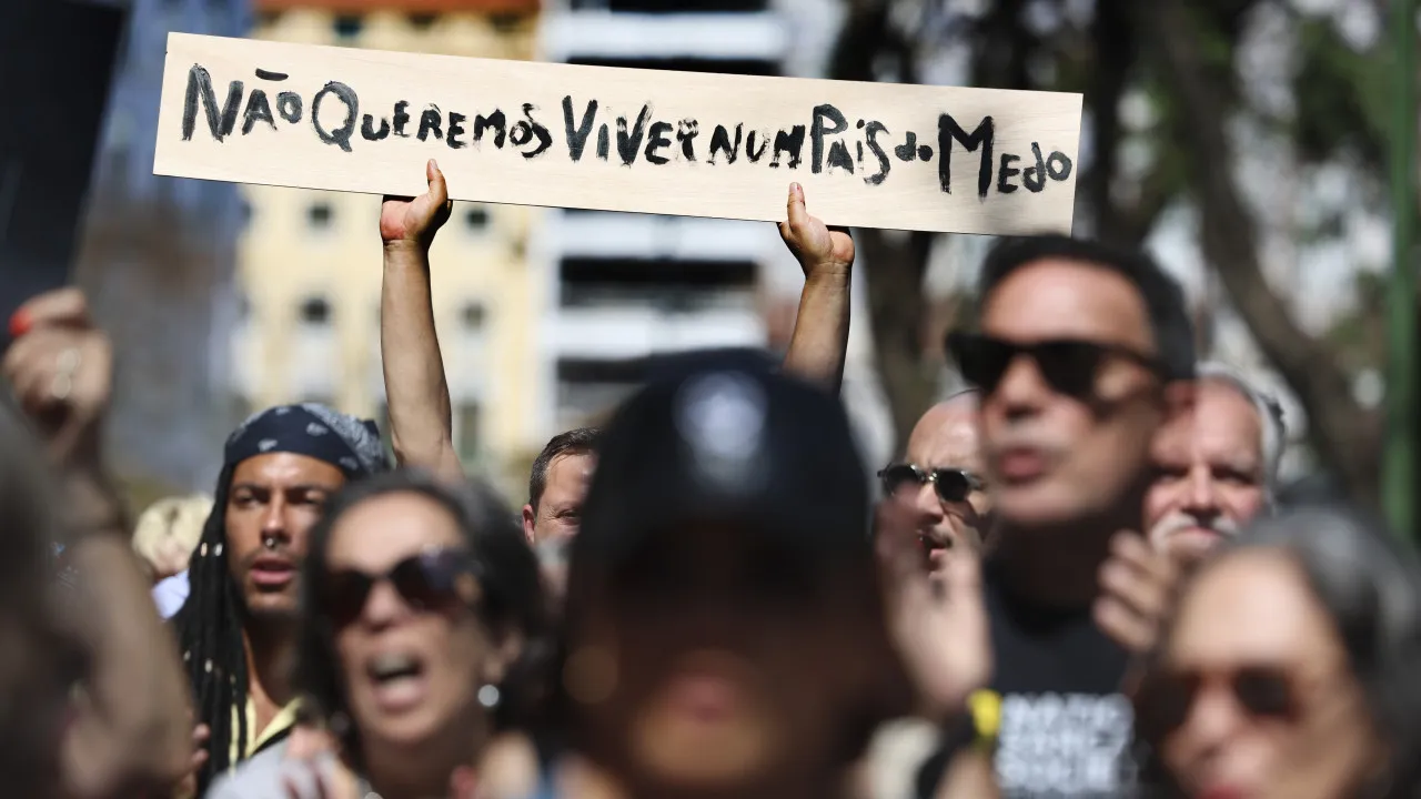 Livre, PCP, BE, and PAN demand a firm response to far-right violence.