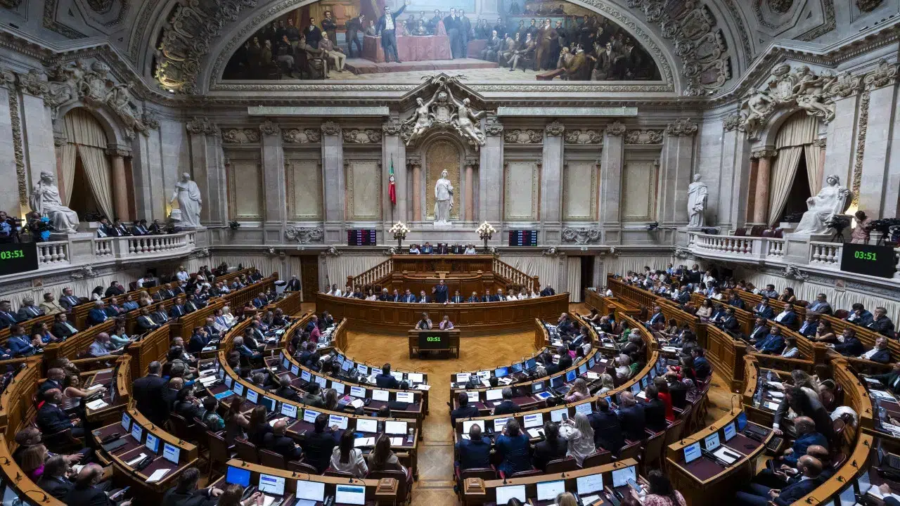 Mass nationality requests lead Government to propose a new law