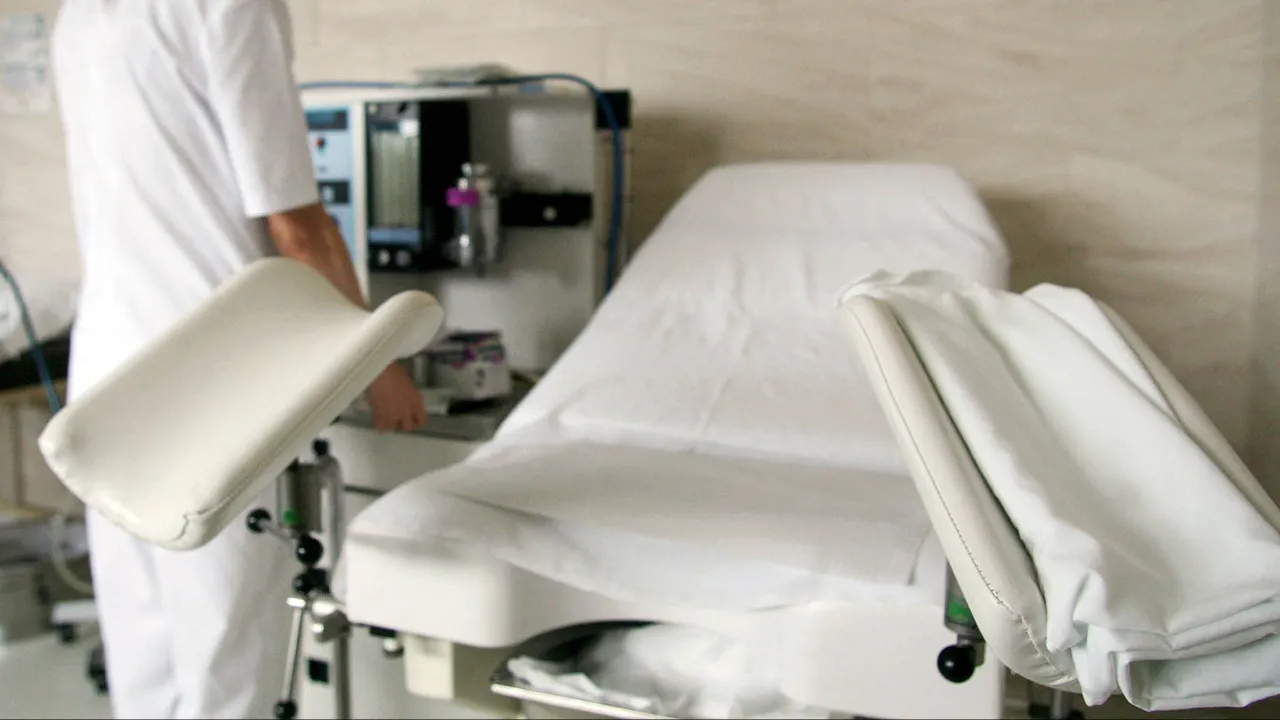 More than 2,500 women residing in Portugal had abortions in Spain.