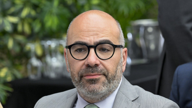 Governo. Infraestruturas e Habitação mantém três secretários de Estado