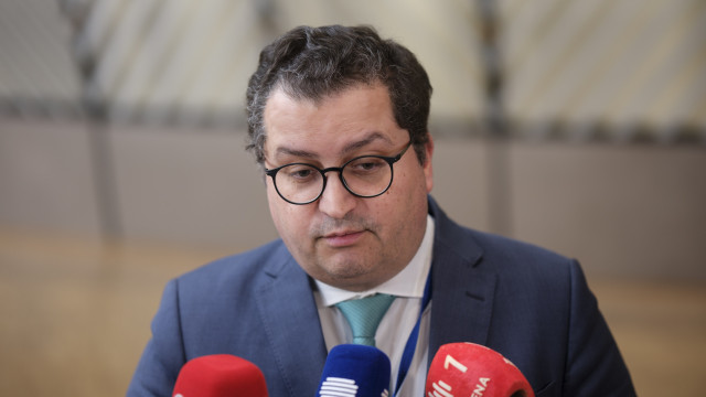 Miranda Sarmento bisa nas Finanças, quando crescem avisos de défices