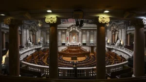 Parliament unanimously approves the establishment of parliamentary committees