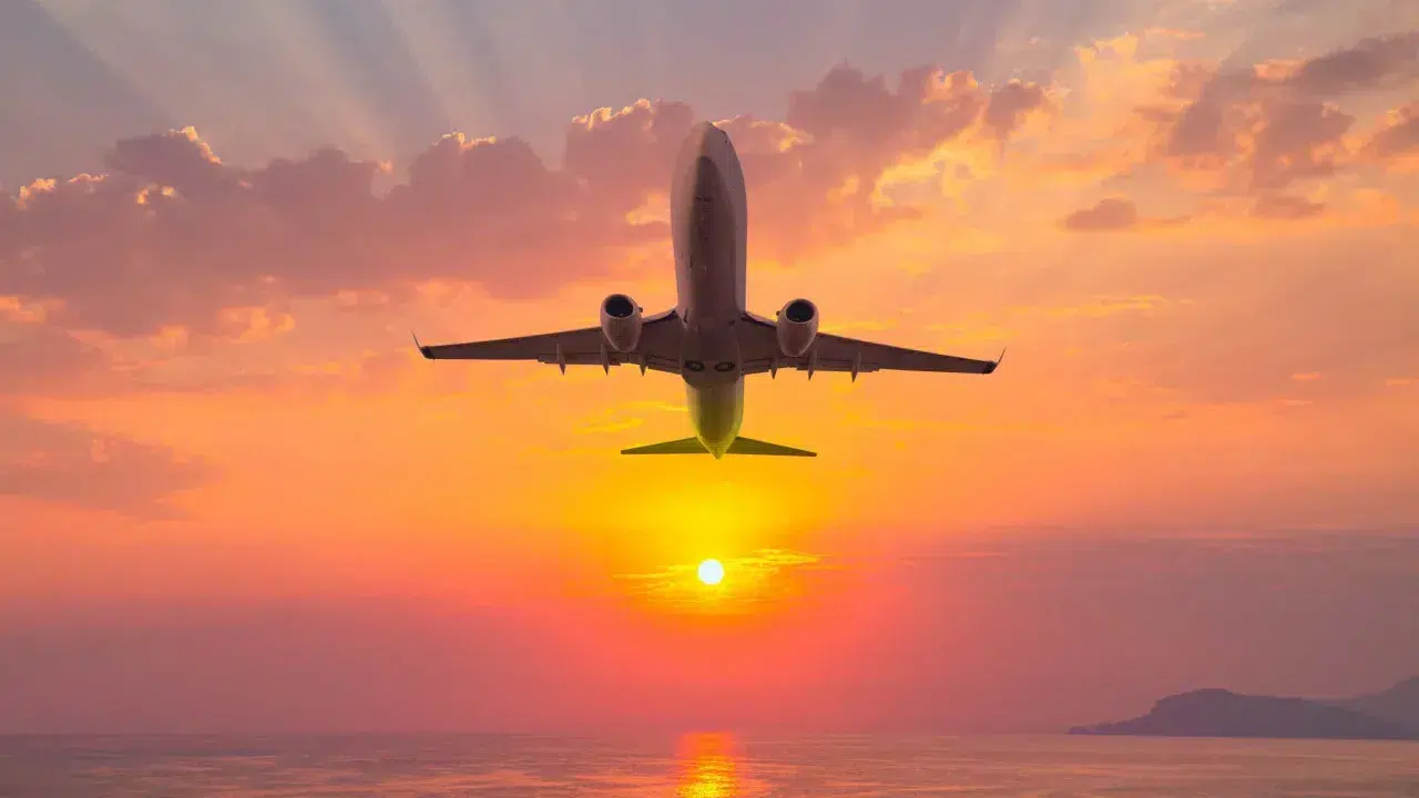Passenger movement at airports maintains growth trend