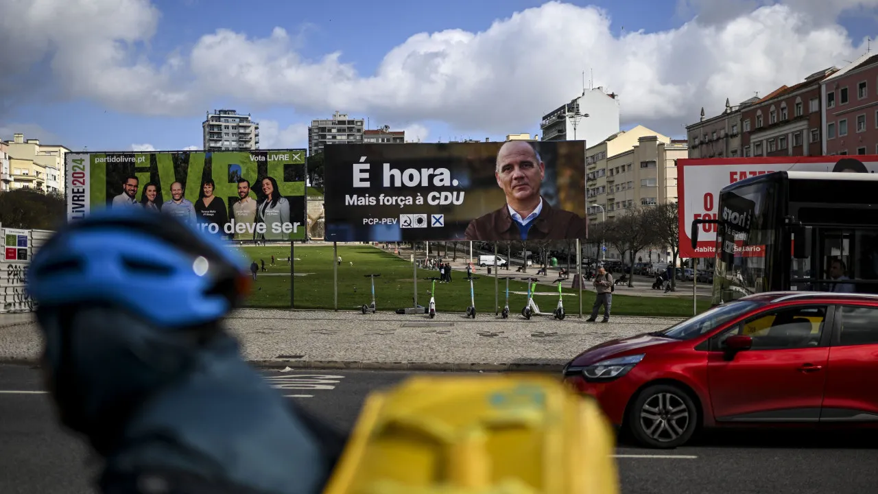 Political propaganda "is legitimate." CNE sides with CDU on removal
