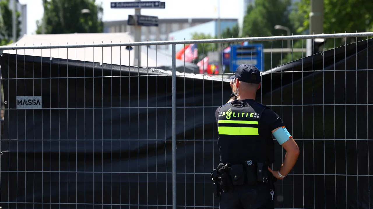 Portuguese stabbed in Rotterdam. Victim and 3 other men were detained