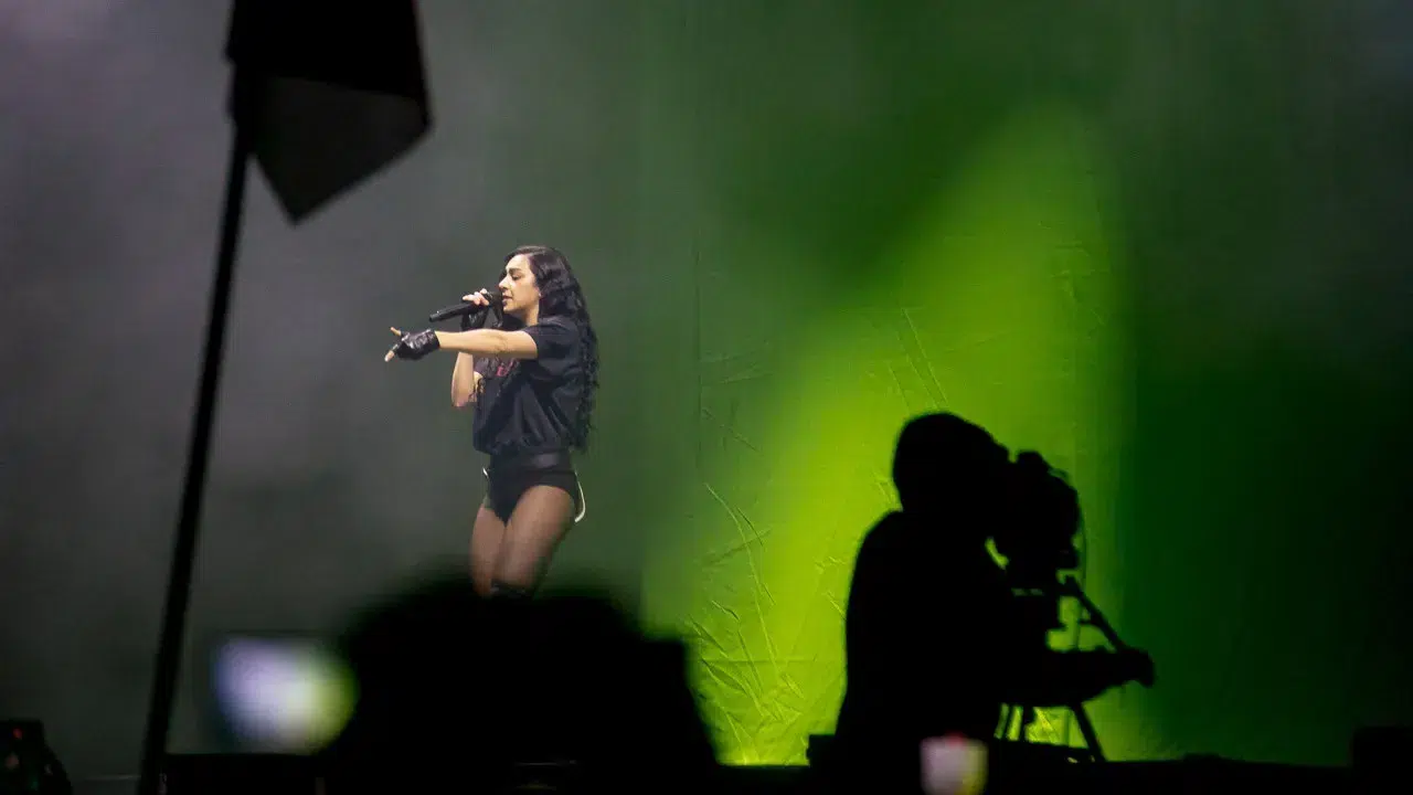 Primavera Sound opens doors without rain and with expectations for Charli XCX