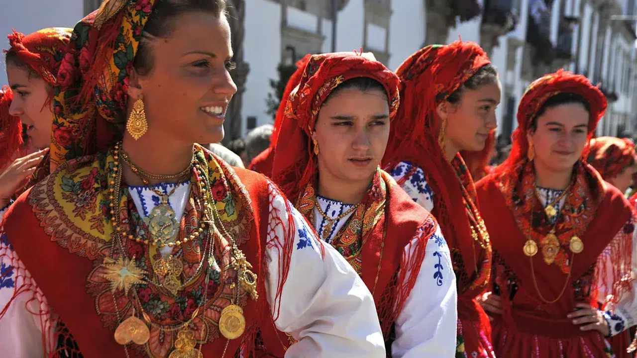 Procession of the Stewardship of the Viana festivals There are a thousand women registered