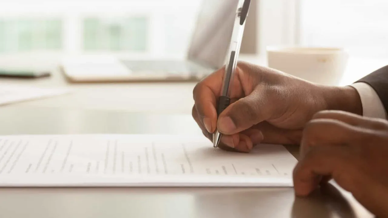 Public contracting. Government wants to favor subsequent oversight.