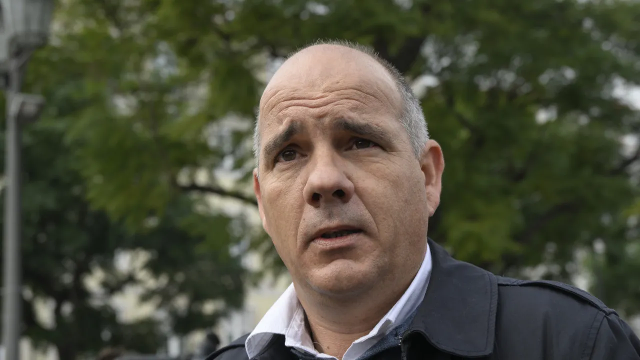 Raimundo accuses PS of giving up and giving "the whole body and head" to the Government