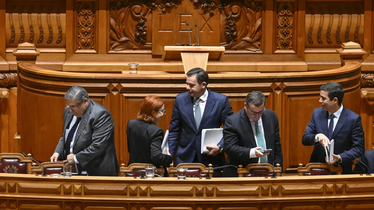 The executive wants to reduce entities of the state's direct administration
