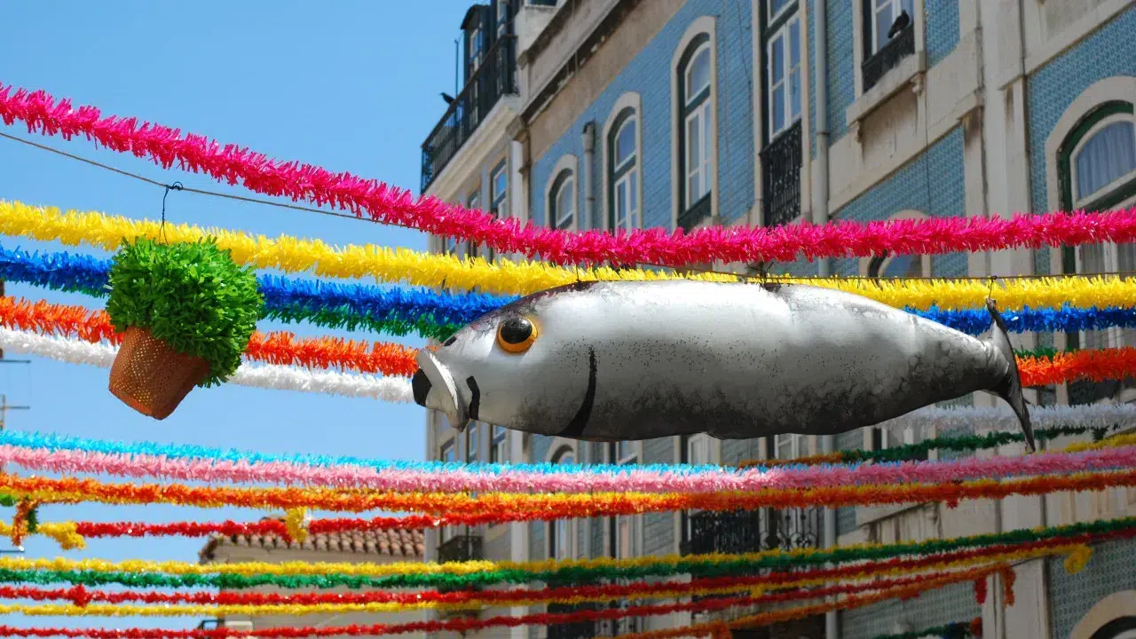 They also 'march': This is how brands take advantage of the Popular Saints
