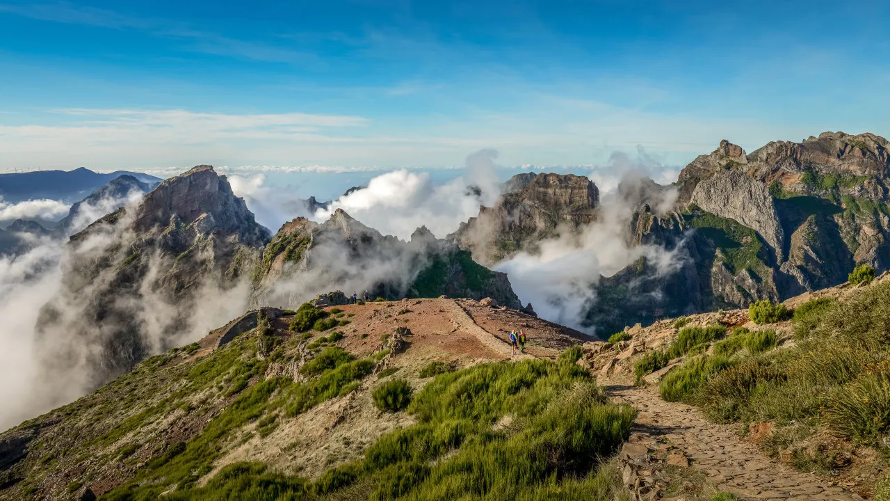 Tourist dies after falling from Pico do Areeiro, in Madeira