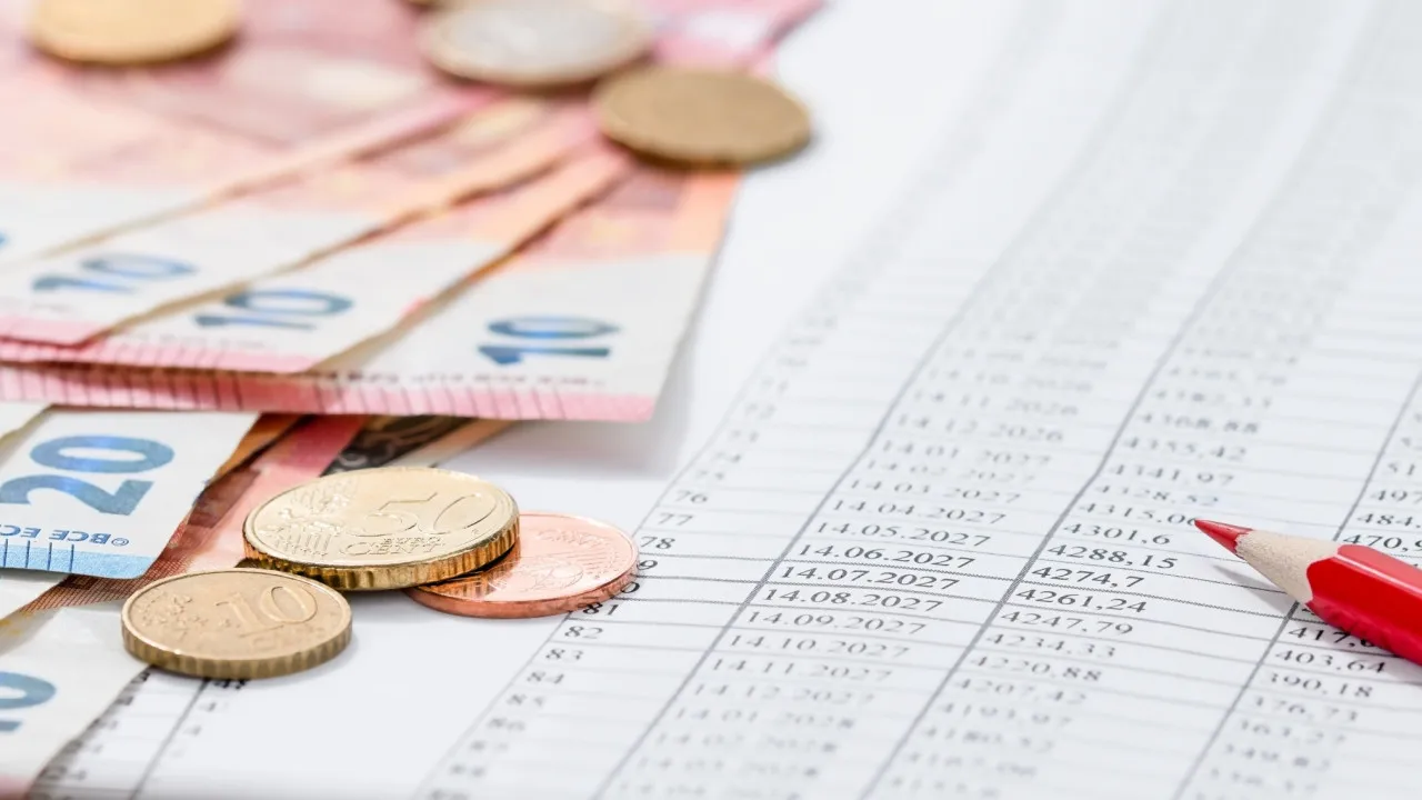 "Up to the 8th bracket." This is the Government's plan to lower the IRS.