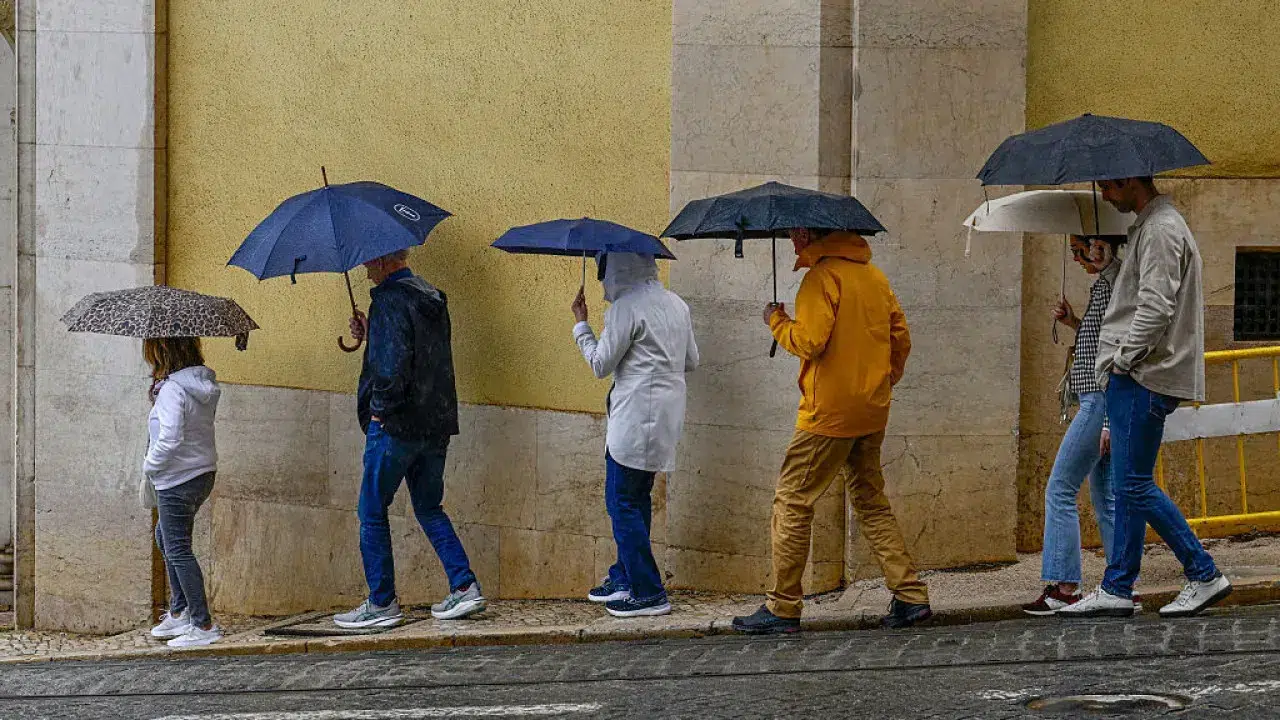 Yellow warning? IPMA adds 4 districts in the North and Center 'to the list'.