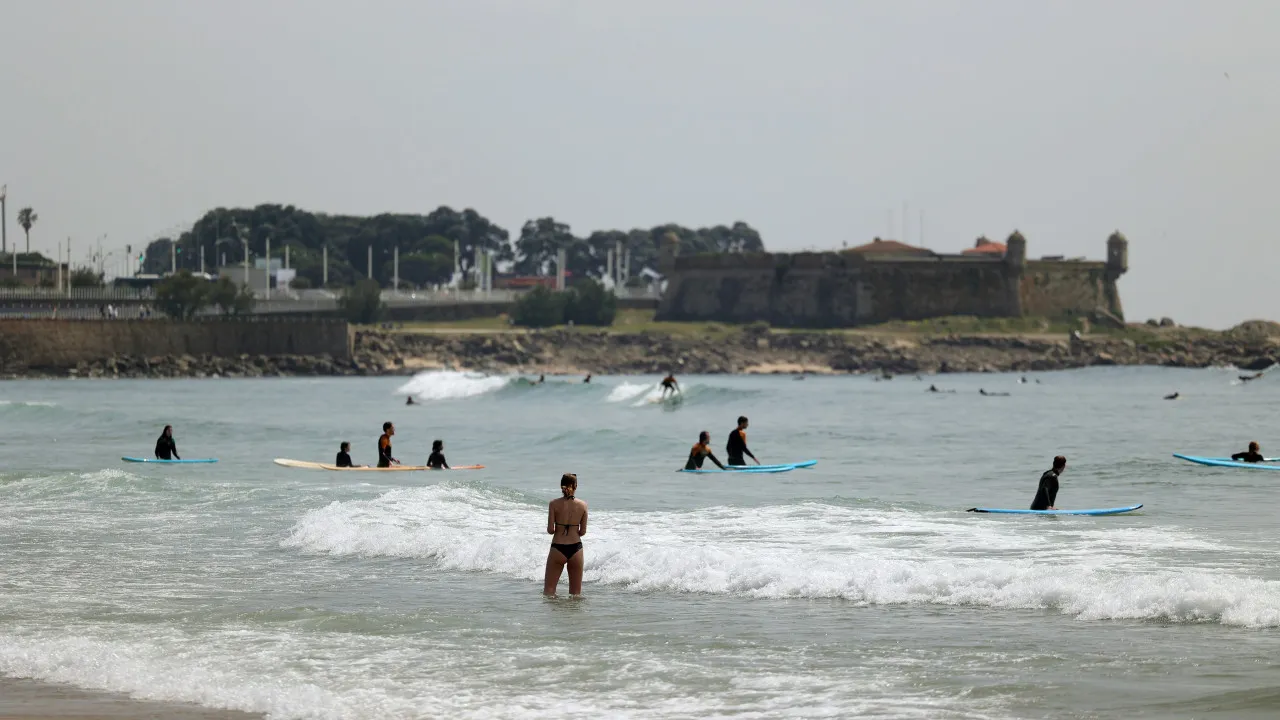 Beaches of Matosinhos advised against swimming