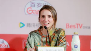Brazilian filmmaker Petra Costa appeals for the defense of democracy
