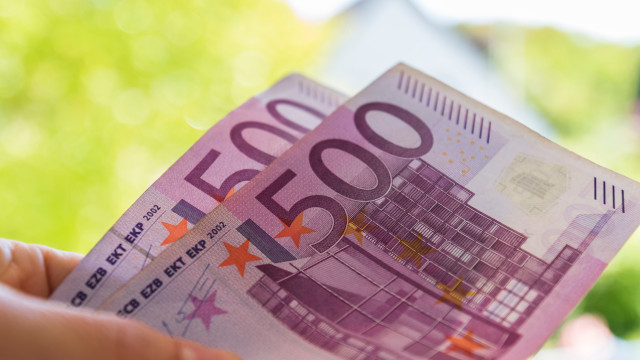 Simulações: Quanto vai poupar com a descida do IRS quem ganha 1.000€?