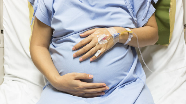Closure of emergency services on the South Bank 'took' pregnant woman to Cascais. Baby died.