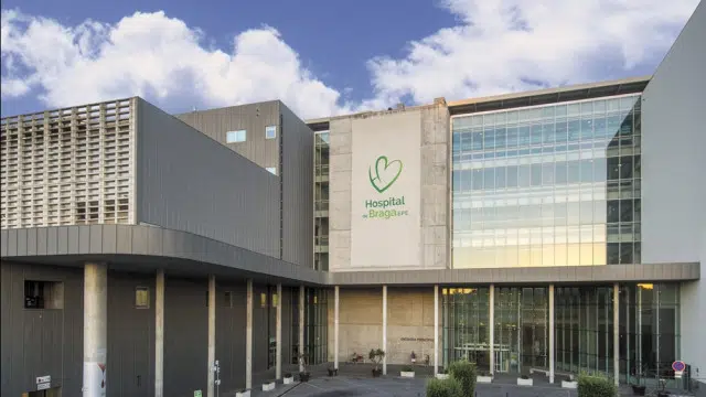 Hospital contratou empresa privada de diretor de serviço? OM quer saber