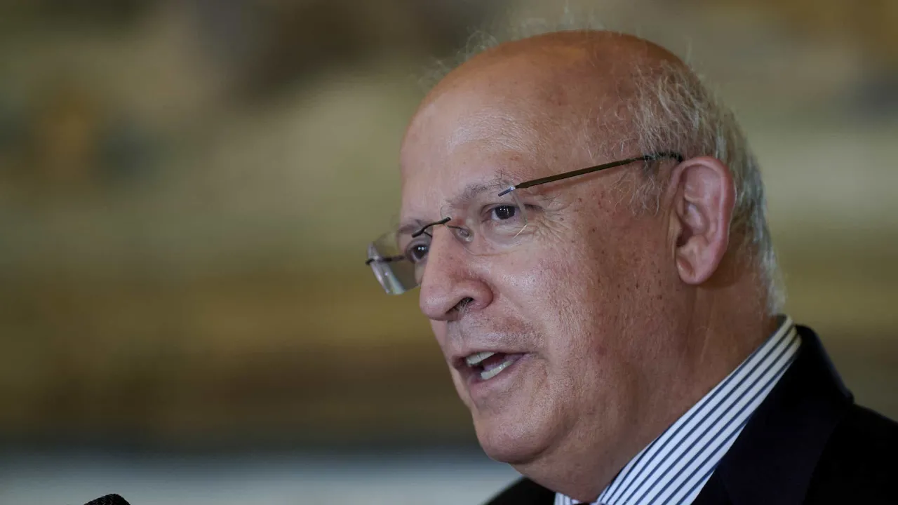 "Divisible". Santos Silva will not run for President of the Republic