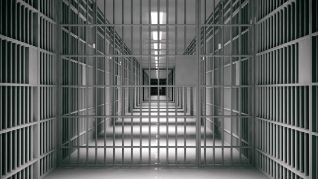 Government fires director of the prison where inmates were punished in the Azores