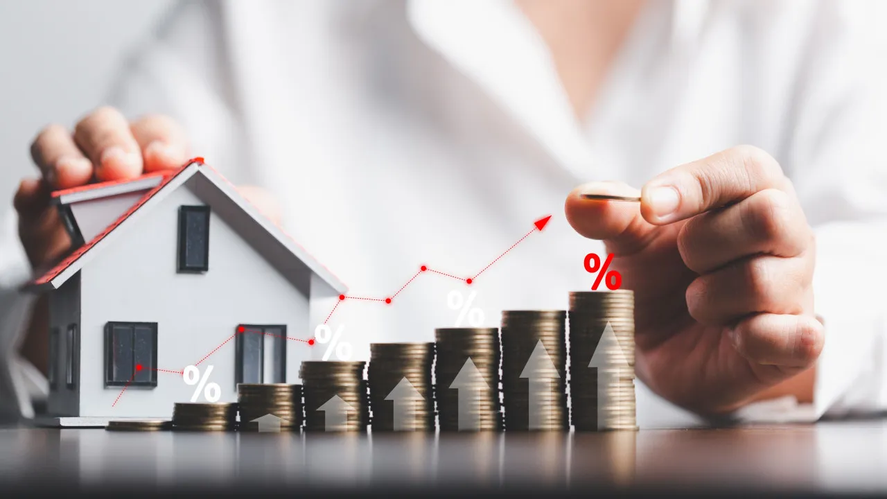 House credit interest rates recorded the largest drop in nine months.