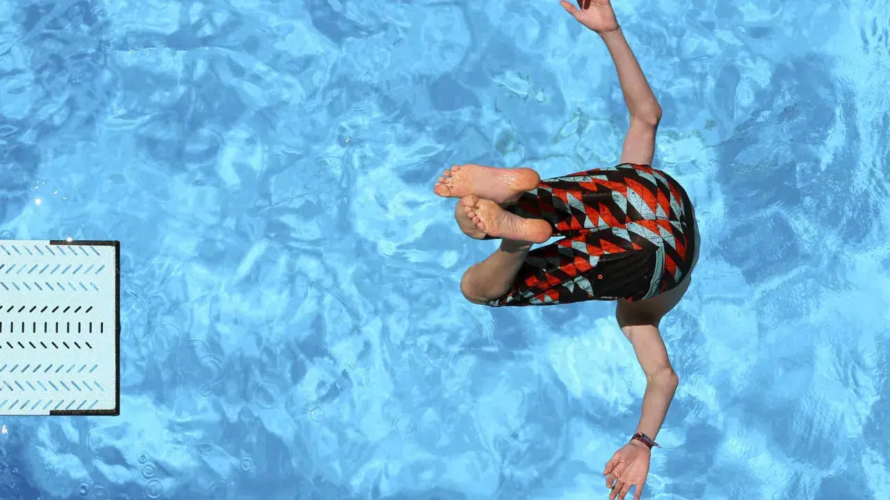 "Learn how to stay safe in the water": Follow DGS advice (and stay safe!)