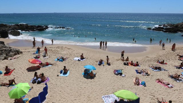 Hot weather puts 8 districts on 'yellow' alert on Tuesday and Wednesday. Which?