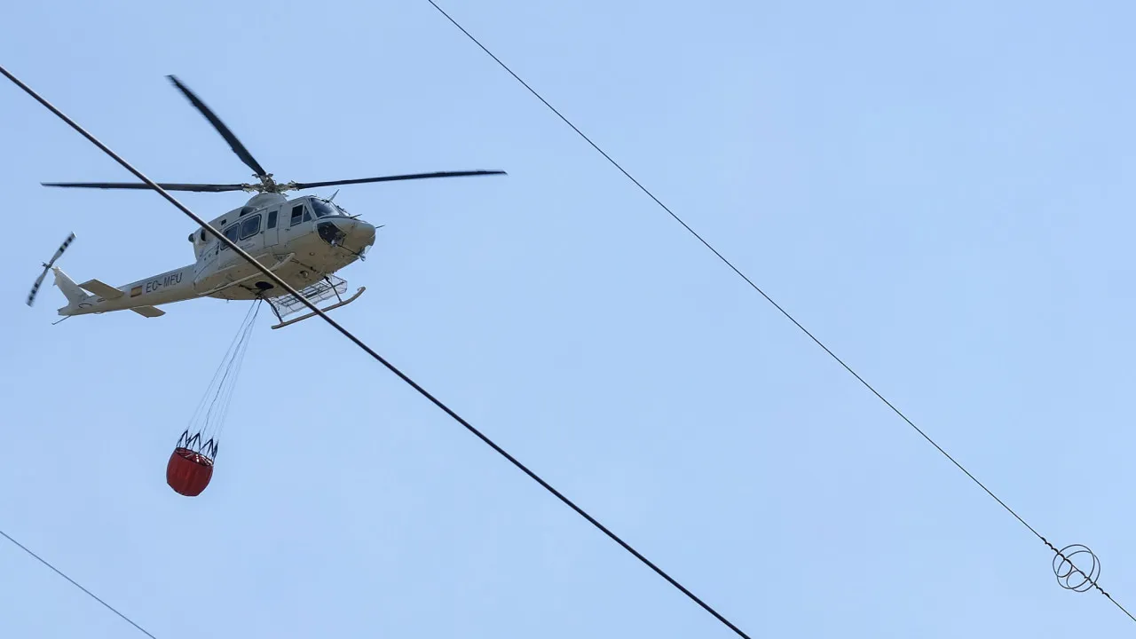 Only helicopter in Alto Minho inoperative after colliding with trellis