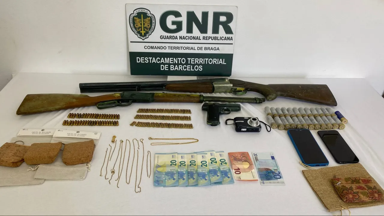 Preventive detention for two suspects of robbery and fraud against the elderly in Esposende