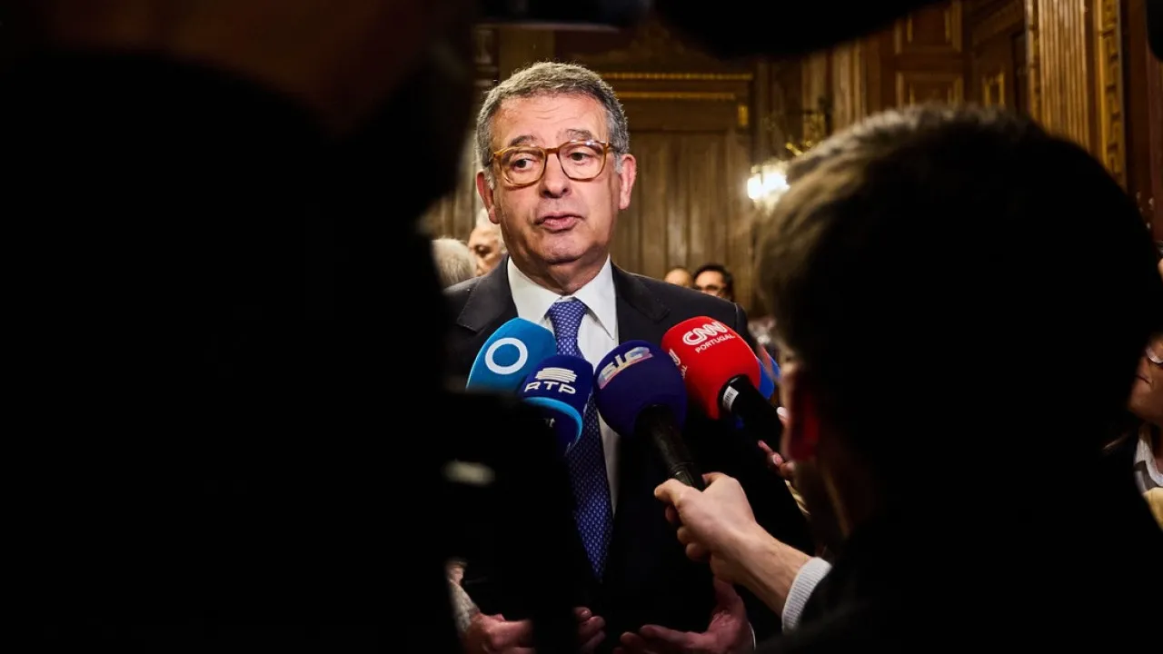 Seguro says that the candidacy is "nonpartisan" and refuses "political squabble"