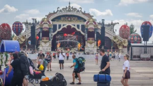 Tomorrowland; Hundreds of Portuguese support DJ Diego Miranda